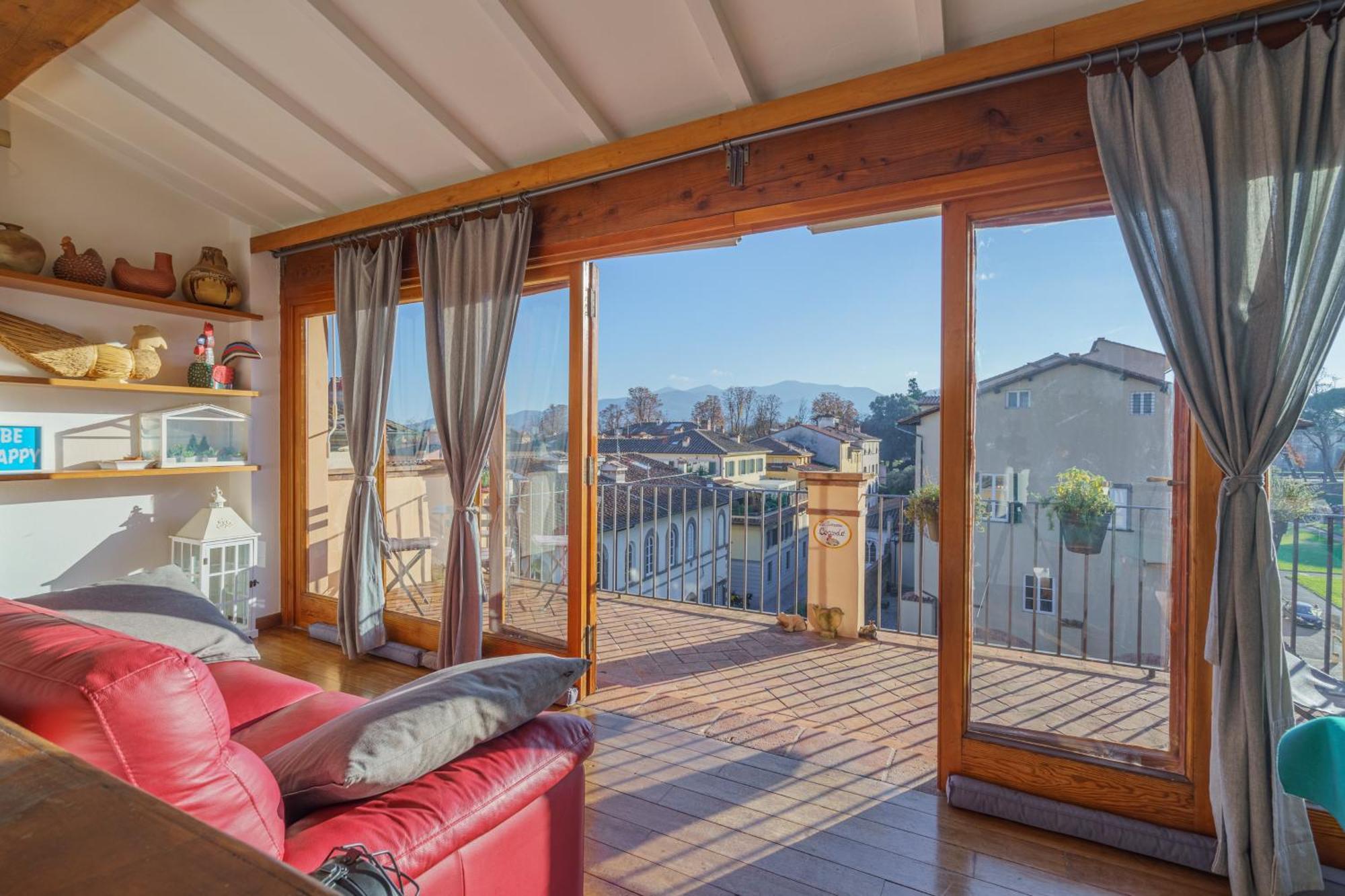 Terrazza Coccode' Spazioso Con Vista Mozzafiato! 루카 외부 사진